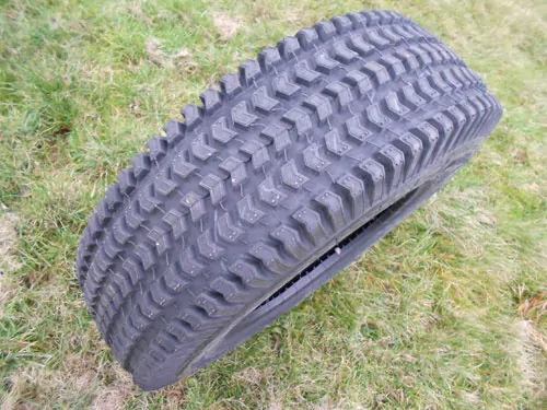 Pneu gazon 12" - Iseki : Sial, Sial/Hunter, Sial/Hunter 16S/TH16, TE3210, TF3, TF5, TF17, TF19, TM, TM15, TM17, TM215(H), TM217(H), TM3160, TM3200, TM3240, TU, TU125, TU130, TU135, TU137, TU140, TU145, TU147, TU150, TU155, TU157, TU160, TU165, TU167, TU175, TU315, TU1400, TU1500, TU1600, TU PP, TX, TX1210, TX1300, TX1410, TX1510, TX2140, TX2160
Kubota : A-155, A-175, A-195, A13, A14, A15, Aste, B1-14, B1-15, B1-16, B1-17, B40, B72, B92, B1200, B1410, B1550, B1610, B1620, B1750, B1820, B1830, B1902, B4200, B6000, B6001, B6100, B7000, B7001, B7100, GB13, GB14, GB15, GB16(F), GB18(F), GB20(F), GB130, GB140, GB150, GB160, GB170, GB180, GB200, XB1
Yanmar : F14, F15, F16, Ke, YM1300, YM1301, YM1401, YM1502, YM1510, YM1602
Zen-Noh : ZB1902, ZB6000, ZB6001, ZB6100, ZB7000, ZB7001, ZB7100
