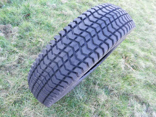 Pneu Gazon 20" AR - Iseki : Sial, Sial/Hunter, Sial/Hunter 18S/TH18, TF17, TU160, TU165, TU167, TU PP
Kubota : B1-16, GB18(F), GB160
Yanmar : F13, F16, YM1502, YM1602
