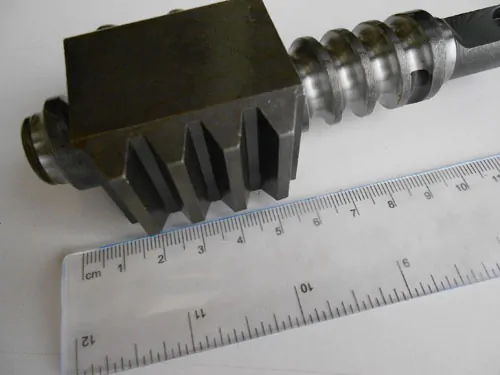 Arbre de direction  - Kubota : B8200HST, L1802, L2002, L2202, L2402
